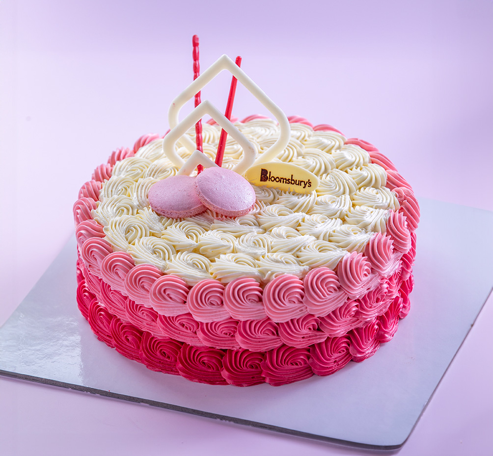 80 Cakes From Around the World: : Claire Clark: Absolute Press